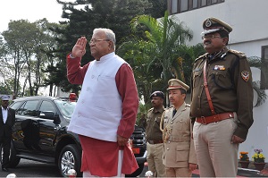 State Guard of Honour to the Governor of  Nagaland Shri PB Acharya after being sworn-in as the Governor of Arunachal Pradesh by Arunachal Pradesh Police at Raj Bhavan, Itanagar on 28th January 2017.